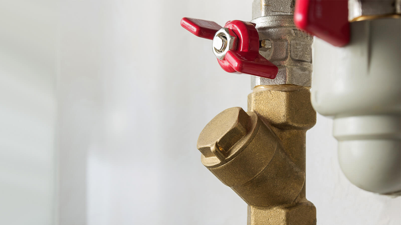 Unvented hot water cylinder